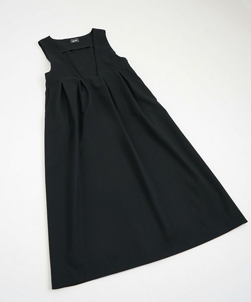 Mochi<br>モチ<br>jumper tuck skirt [black]<br>ジャンパータックスカート