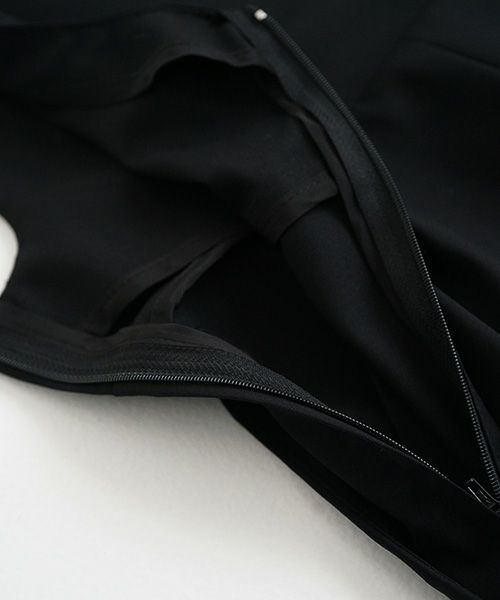 Mochi<br>モチ<br>jumper tuck skirt [black]<br>ジャンパータックスカート