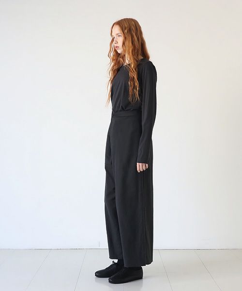 Mochi.モチ.asymmetry wide pants [sumi]