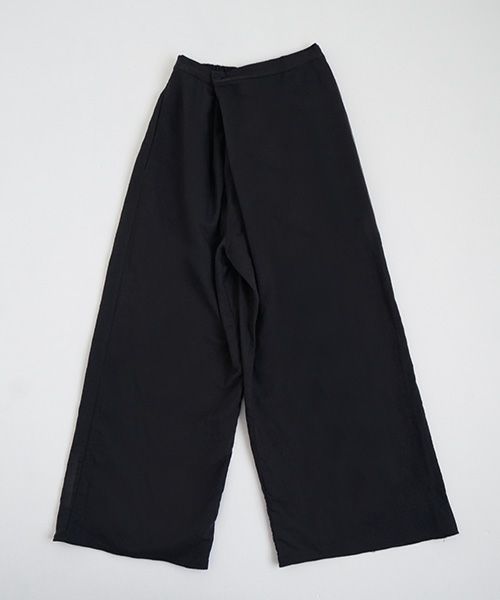 Mochi.モチ.asymmetry wide pants [sumi]