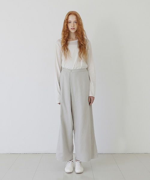 Mochi.モチ.asymmetry wide pants [natural]