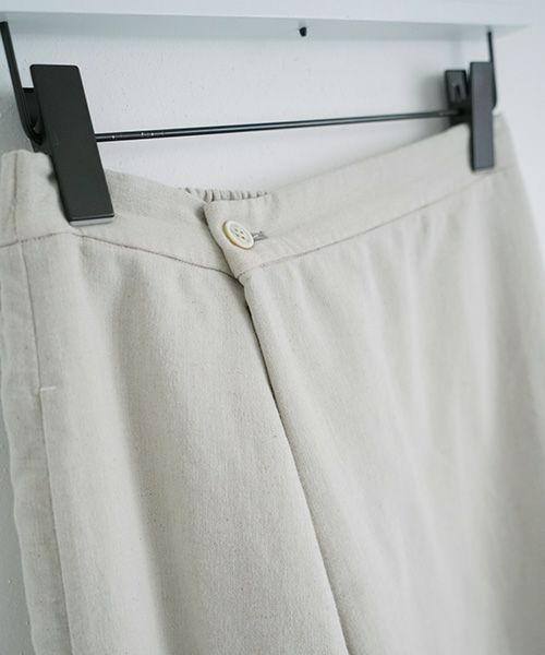 Mochi.モチ.asymmetry wide pants [natural]