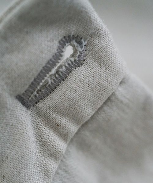 Mochi.モチ.asymmetry wide pants [natural]