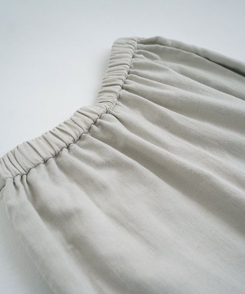 Mochi.モチ.asymmetry wide pants [natural]