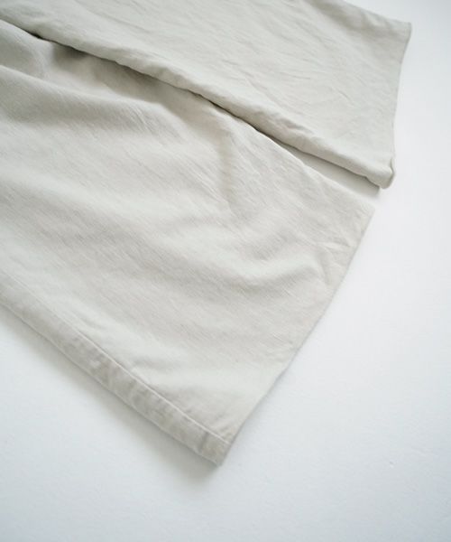 Mochi.モチ.asymmetry wide pants [natural]