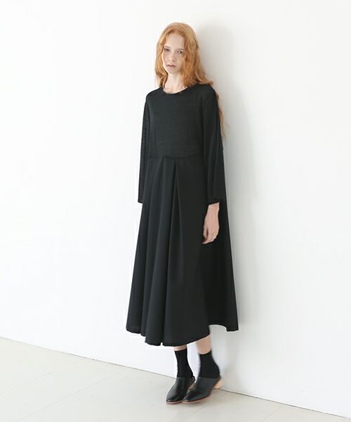 Mochi.モチ.flare sleeve dress [black]