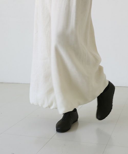 Mochi モチ gathered wide pants [off white]