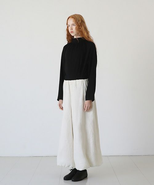 Mochi モチ gathered wide pants [off white]