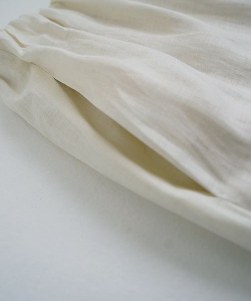 Mochi.モチ.gathered wide pants [off white]