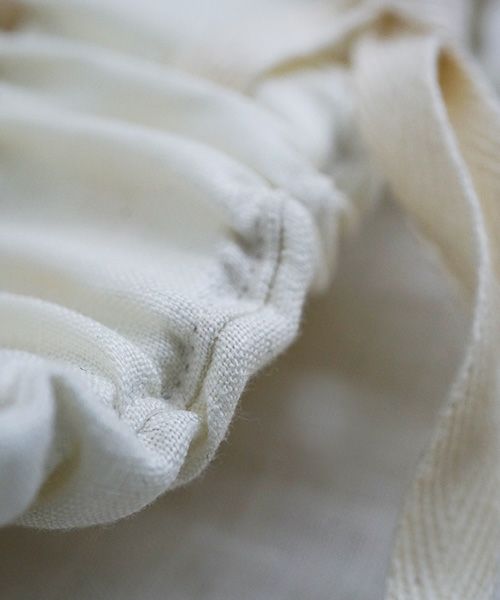 Mochi.モチ.gathered wide pants [off white]