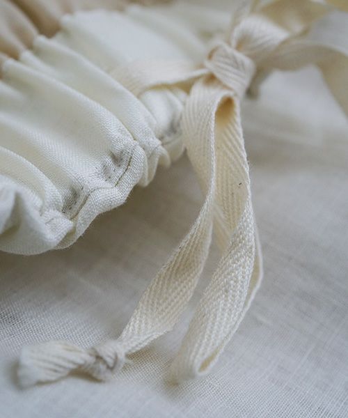 Mochi.モチ.gathered wide pants [off white]