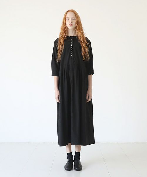 Mochi.モチ.button dress [black]