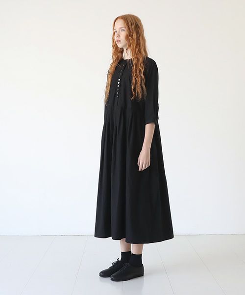 Mochi.モチ.button dress [black]