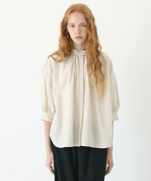 Mochi.モチ.gather blouse [ecru/sa]