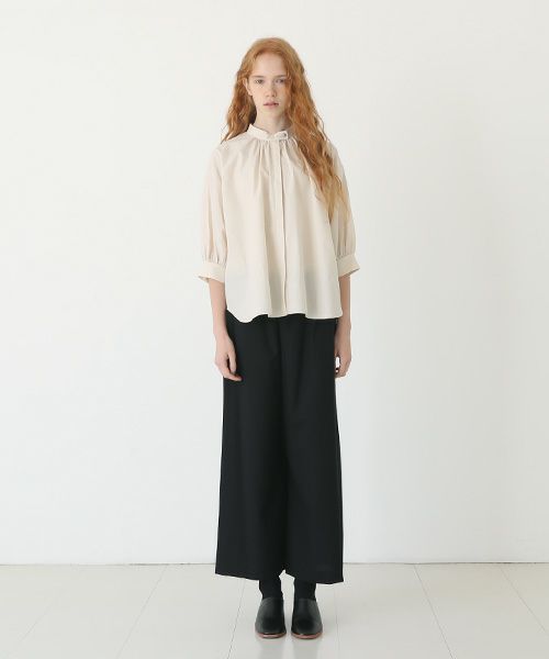 Mochi.モチ.gather blouse [ecru/sa]