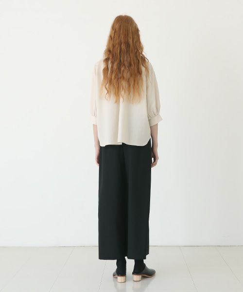 Mochi.モチ.gather blouse [ecru/sa]