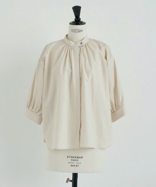 Mochi.モチ.gather blouse [ecru/sa]