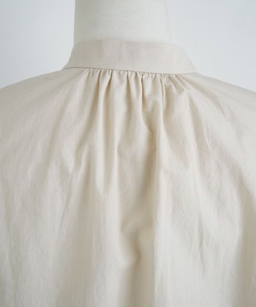 Mochi.モチ.gather blouse [ecru/sa]