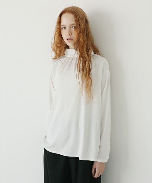 Mochi.モチ.mock neck long t-shirt [off white]