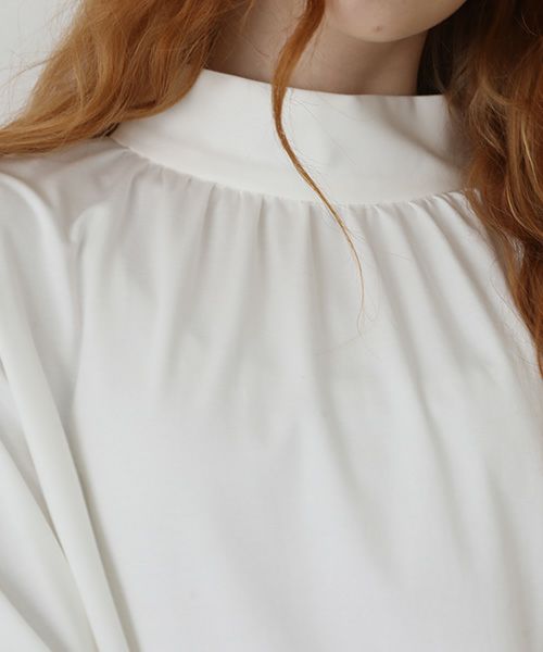 Mochi.モチ.mock neck long t-shirt [off white]