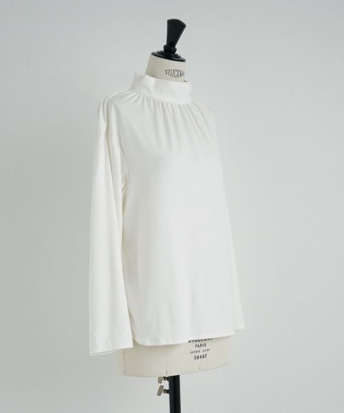Mochi.モチ.mock neck long t-shirt [off white]