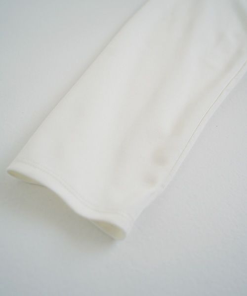 Mochi.モチ.mock neck long t-shirt [off white]