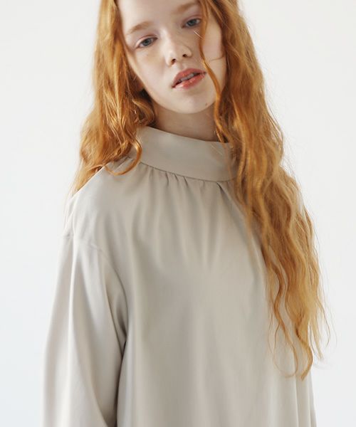 Mochi.モチ.mock neck long t-shirt [greige]
