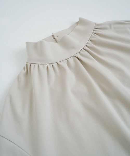Mochi.モチ.mock neck long t-shirt [greige]