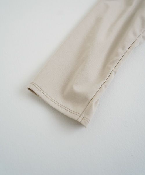 Mochi.モチ.mock neck long t-shirt [greige]