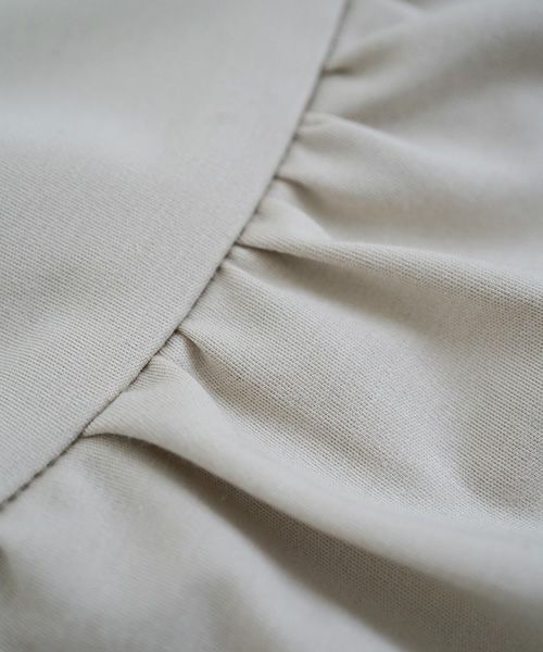 Mochi.モチ.mock neck long t-shirt [greige]