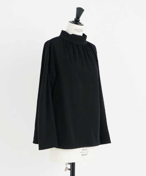 Mochi.モチ.mock neck long t-shirt [black]