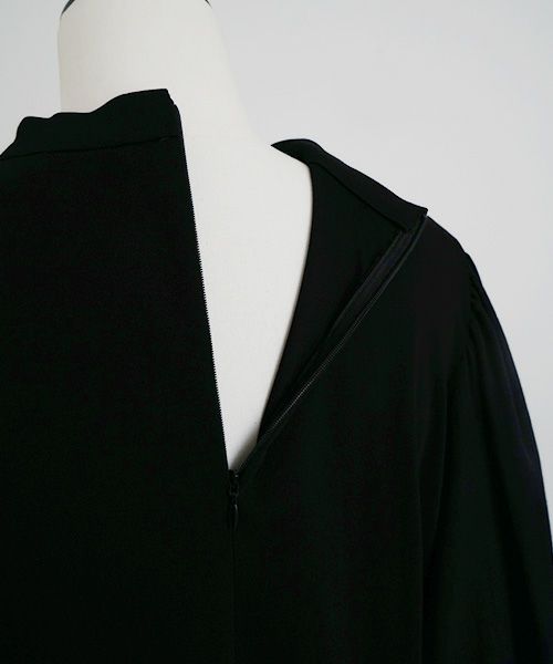 Mochi.モチ.volume sleeve tops [black]
