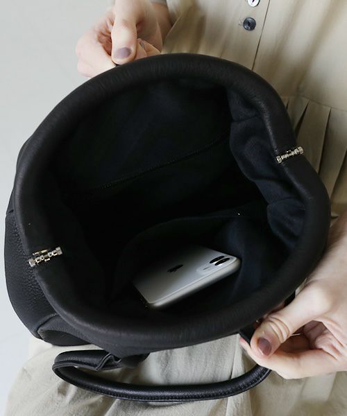 Mochi.モチ.mini gama bag [black]