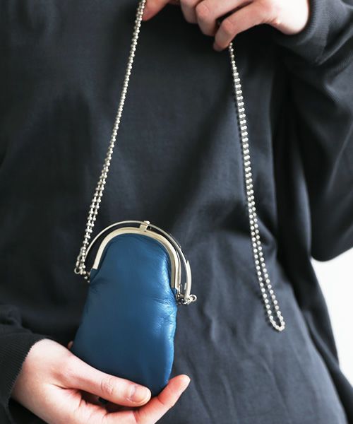 EDROBERTJUDSON.エドロバートジャドソン.CHAIN FRAME PURSE LAMB [B01WCO-05B  / 72/SAX]