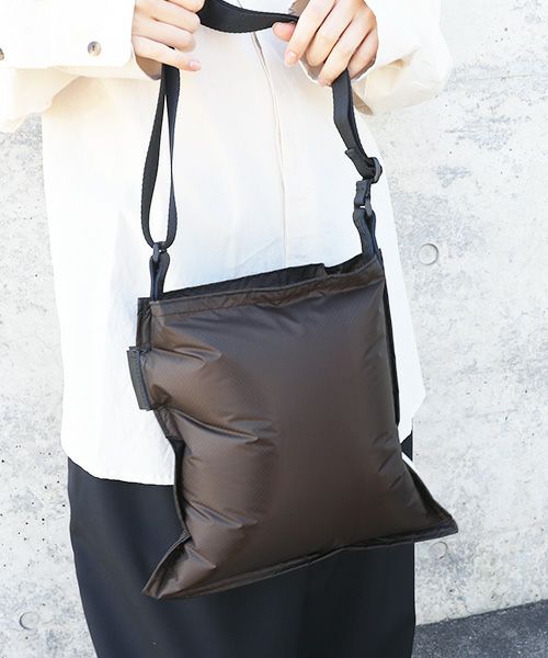 macromauro マクロマウロ.AIR BAG SHOULDER S [BROWN]_
