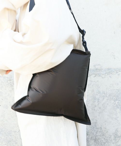 macromauro マクロマウロ.AIR BAG SHOULDER S [BROWN]_