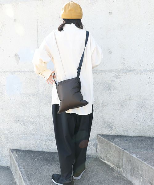 macromauro マクロマウロ.AIR BAG SHOULDER S [BROWN]_