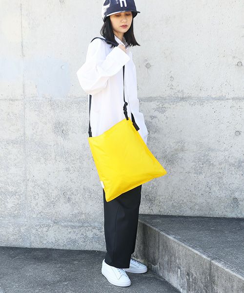 macromauro マクロマウロ.AIR BAG SHOULDER M [YELLOW]_