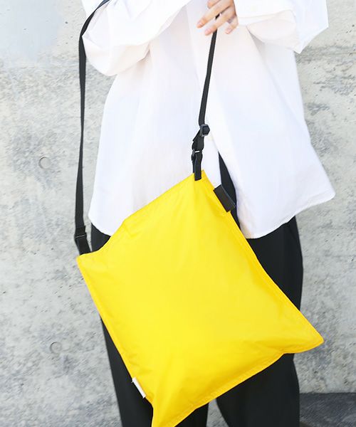 macromauro マクロマウロ.AIR BAG SHOULDER M [YELLOW]_