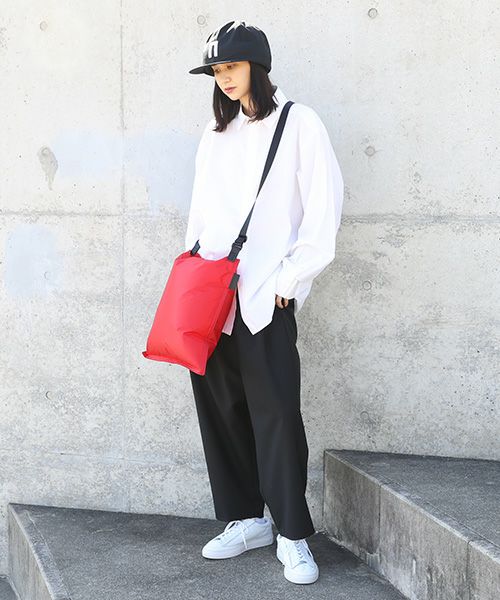 macromauro マクロマウロ.AIR BAG SHOULDER M [RED]_