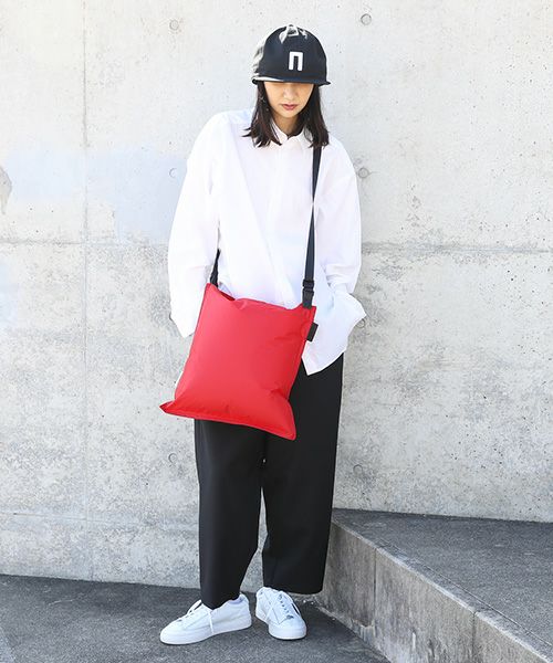 macromauro マクロマウロ.AIR BAG SHOULDER M [RED]_