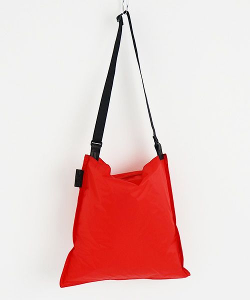 macromauro マクロマウロ.AIR BAG SHOULDER M [RED]_