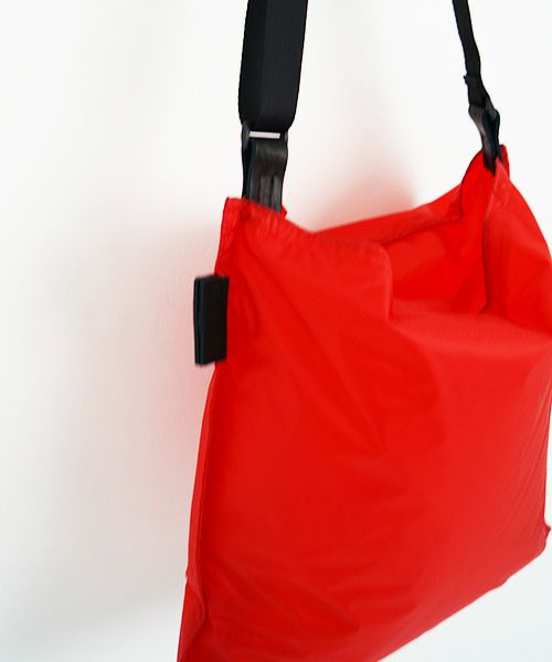 macromauro マクロマウロ.AIR BAG SHOULDER M [RED]_