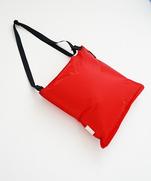 macromauro マクロマウロ.AIR BAG SHOULDER M [RED]_