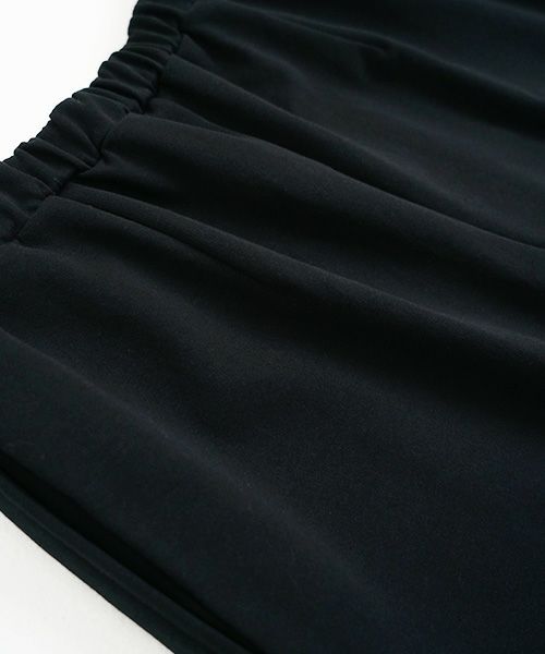 Mochi / home&miles.モチ / ホーム＆マイルズ.asymmetry sweatpants [black]