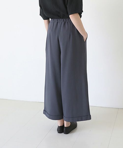Mochi / home&miles.モチ / ホーム＆マイルズ.asymmetry sweatpants [charcoal grey]
