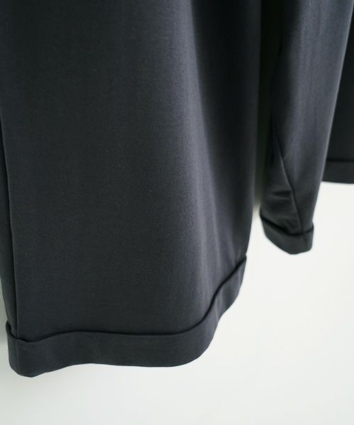Mochi / home&miles.モチ / ホーム＆マイルズ.asymmetry sweatpants [charcoal grey]