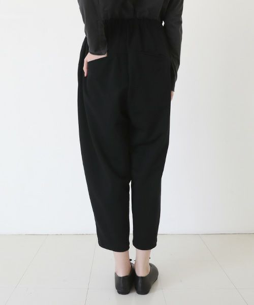 Mochi / home&miles.モチ / ホーム＆マイルズ.tapered sweatpants [black]