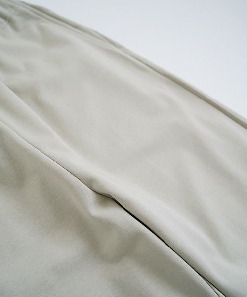 Mochi / home&miles.モチ / ホーム＆マイルズ.tapered sweatpants [chalk]