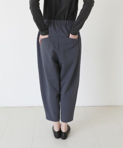 Mochi / home&miles.モチ / ホーム＆マイルズ.tapered sweatpants [charcoal grey]